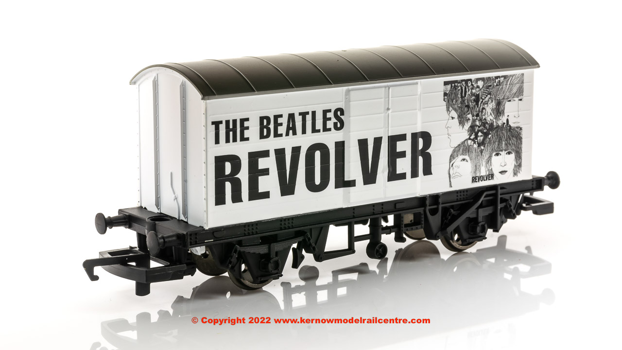 R60152 Hornby The Beatles 'Revolver' Wagon